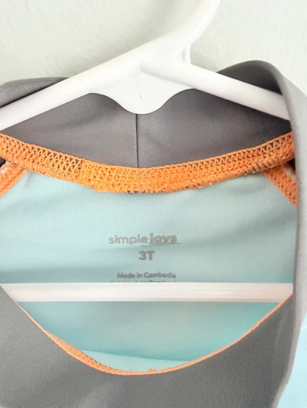 Simple Joys Shark Rash Guard 3T - Picture 3 of 3